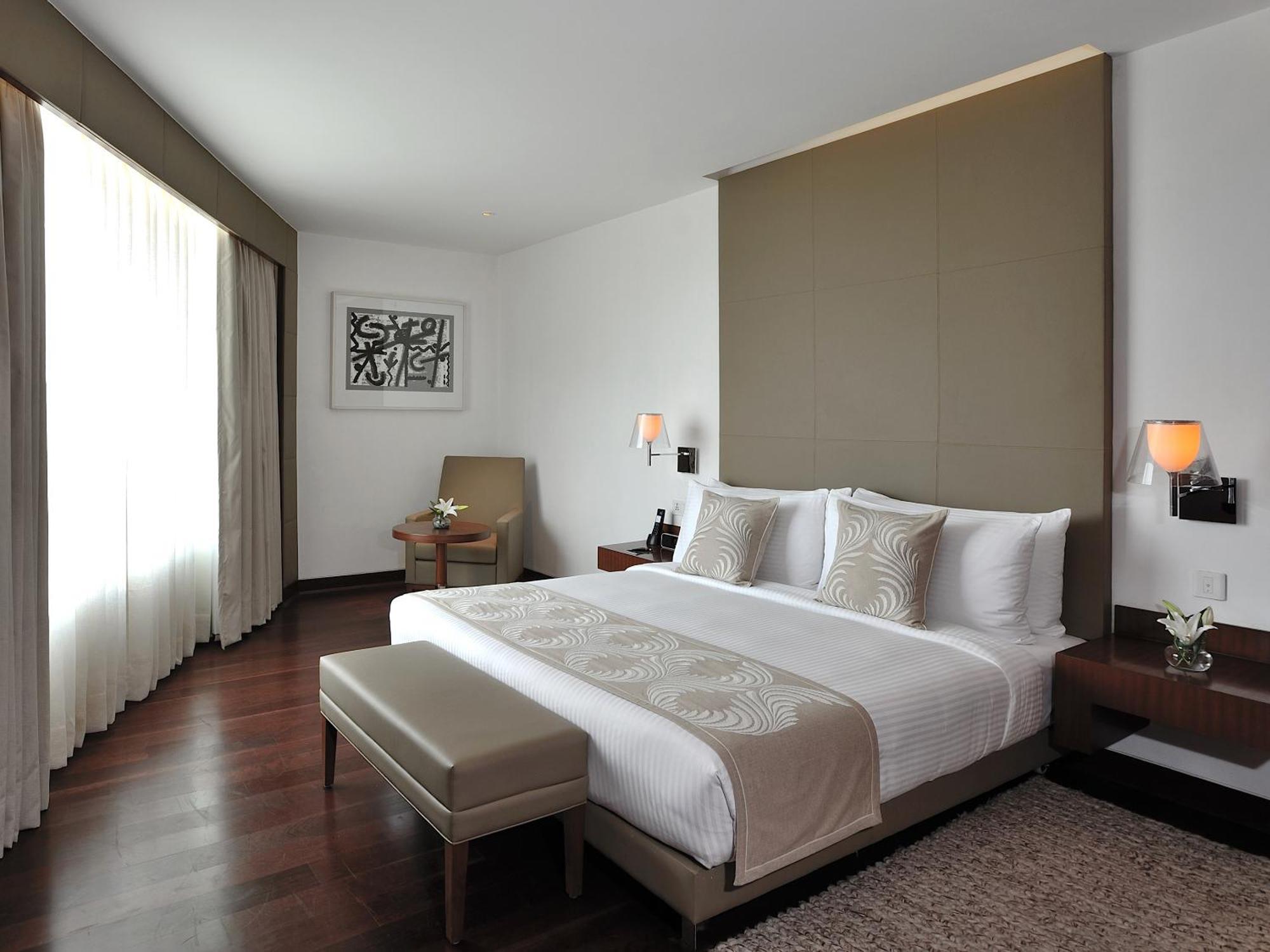 The Anya Hotel-Golf Course Road Гургаон Екстериор снимка