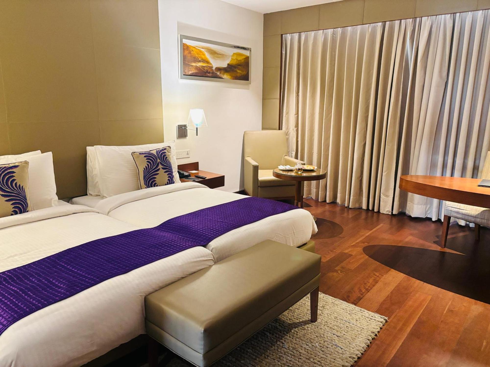 The Anya Hotel-Golf Course Road Гургаон Екстериор снимка