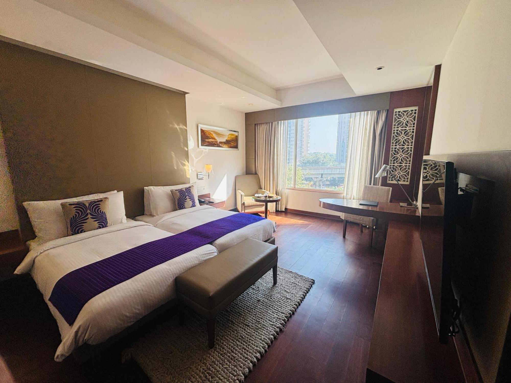 The Anya Hotel-Golf Course Road Гургаон Екстериор снимка