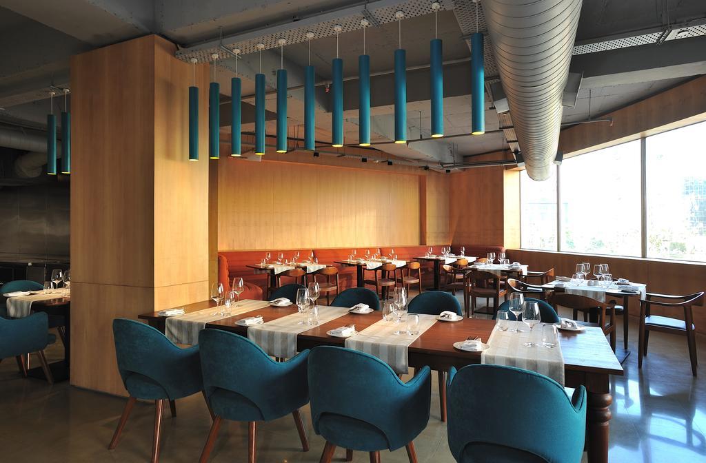 The Anya Hotel-Golf Course Road Гургаон Екстериор снимка
