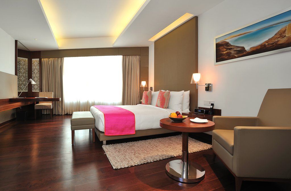 The Anya Hotel-Golf Course Road Гургаон Екстериор снимка